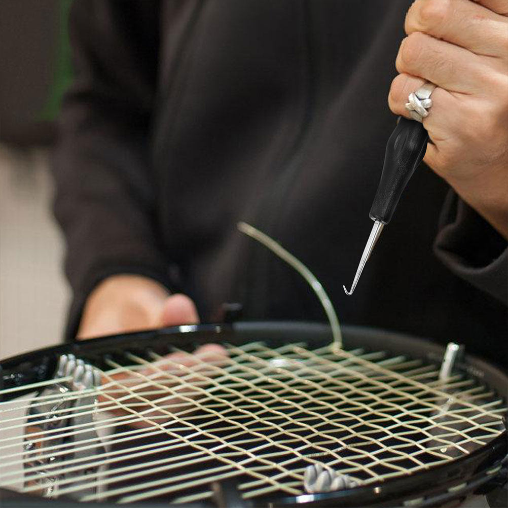 قطعتان من ملحقات آلة شد أوتار  - مراجعة Badminton Racket Carbon وسعره
